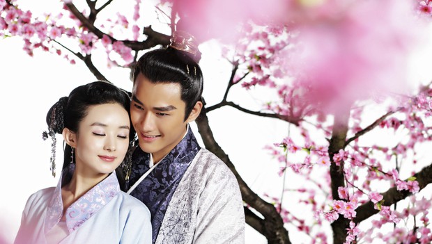 Màn giả trai đáng xấu hổ của Triệu Lệ Dĩnh: Trang điểm lòe loẹt như ăn cưới, gắn 1 thứ giả trân mà làm như thuyết phục lắm! - Ảnh 10. Màn giả trai đáng xấu hổ của Triệu Lệ Dĩnh: Trang điểm lòe loẹt như ăn cưới, gắn 1 thứ giả trân mà làm như thuyết phục lắm! - Ảnh 10.