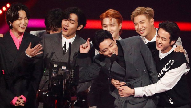 Fan nổi cơn thịnh nộ khi BTS chỉ mang về duy nhất 1 đề cử Grammy, cho rằng Viện Hàn lâm lợi dụng idol để hút fame? - Ảnh 2. Fan nổi cơn thịnh nộ khi BTS chỉ mang về duy nhất 1 đề cử Grammy, cho rằng Viện Hàn lâm lợi dụng idol để hút fame? - Ảnh 2.
