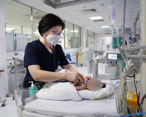 Gia đình pha sái thuốc phiện vào sữa để con uống cho chắc dạ, bé 2 ngày tuổi nhập viện do ngộ độc - Ảnh 1. Gia đình pha sái thuốc phiện vào sữa để con uống cho chắc dạ, bé 2 ngày tuổi nhập viện do ngộ độc - Ảnh 1.