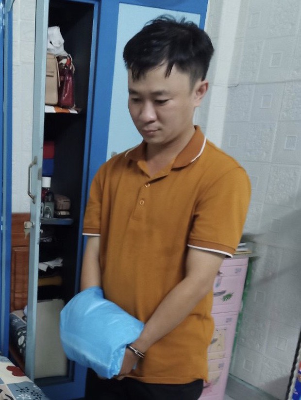 Bắt kẻ giả công an cưỡng đoạt tiền của kẻ chuyên chăn dắt trẻ em, người khuyết tật đi ăn xin ở TP.HCM - Ảnh 1.