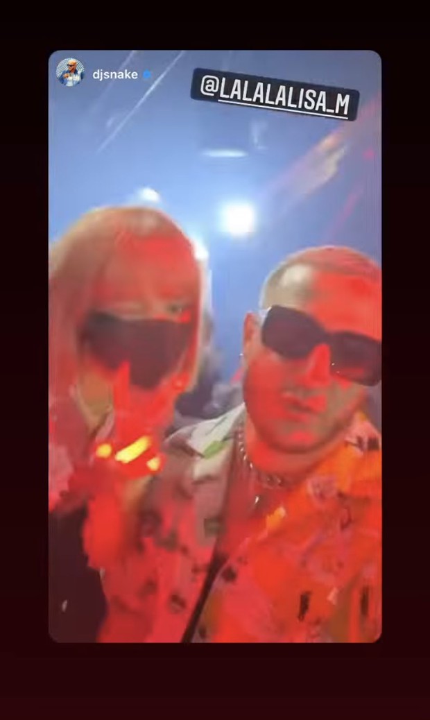 Chưa biết Lisa (BLACKPINK) lây Covid-19 từ đâu, nhưng nhìn danh sách bạn bè đã tiếp xúc suốt 2 tuần qua mà choáng! - Ảnh 7. Chưa biết Lisa (BLACKPINK) lây Covid-19 từ đâu, nhưng nhìn danh sách bạn bè đã tiếp xúc suốt 2 tuần qua mà choáng! - Ảnh 7.