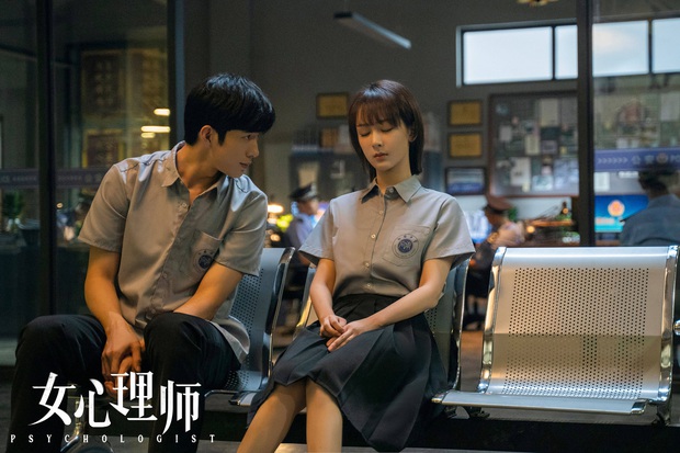 Dương Tử bị 1 mỹ nhân lấn lướt toàn tập ở phim mới: Tự tát mặt 14 cái cực đỉnh, được netizen ưu ái nhất lứa tiểu hoa 95? - Ảnh 1. Dương Tử bị 1 mỹ nhân lấn lướt toàn tập ở phim mới: Tự tát mặt 14 cái cực đỉnh, được netizen ưu ái nhất lứa tiểu hoa 95? - Ảnh 1.
