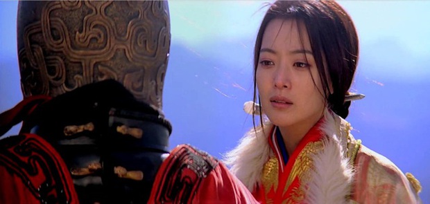 3 mỹ nhân Hàn bị chỉ trích khi đóng phim Hoa ngữ: Yoona nhận gạch vì quá đẹp, trùm cuối diễn hơn 10 phim vẫn nhạt nhòa - Ảnh 4.