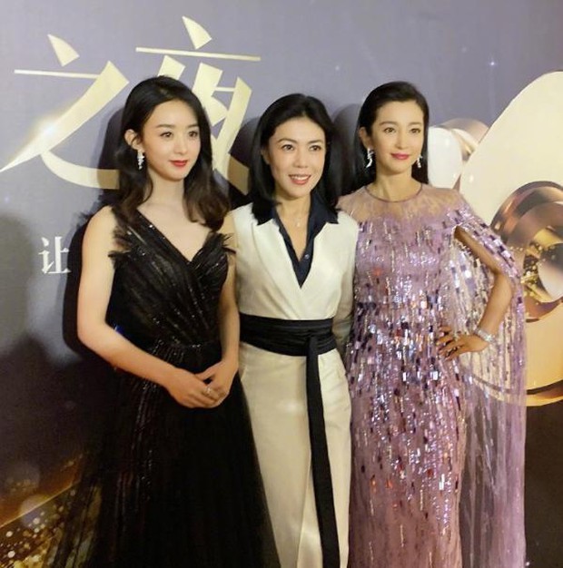 Áp đảo Lưu Diệc Phi, Dương Tử cùng dàn sao hạng A, vậy nhưng Triệu Lệ Dĩnh lại bị 1 mỹ nhân đè bẹp visual khi chung khung hình - Ảnh 7. Áp đảo Lưu Diệc Phi, Dương Tử cùng dàn sao hạng A, vậy nhưng Triệu Lệ Dĩnh lại bị 1 mỹ nhân đè bẹp visual khi chung khung hình - Ảnh 7.