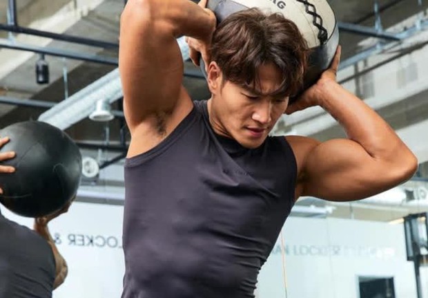 Kim Jong Kook hứa sẽ kết hôn trước 50 tuổi, còn yêu cầu vợ tương lai phải đáp ứng 1 điều kiện! - Ảnh 4. Kim Jong Kook hứa sẽ kết hôn trước 50 tuổi, còn yêu cầu vợ tương lai phải đáp ứng 1 điều kiện! - Ảnh 4.