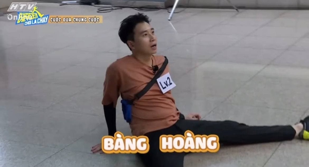 Karik sao thế này? Ra mắt hoành tráng rồi toàn bị xé bảng tên lãng xẹt đến bàng hoàng, ngơ ngác! - Ảnh 5. Karik sao thế này? Ra mắt hoành tráng rồi toàn bị xé bảng tên lãng xẹt đến bàng hoàng, ngơ ngác! - Ảnh 5.