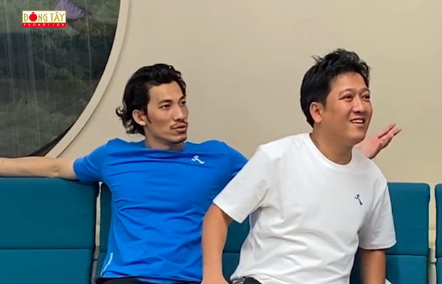 Liên Bỉnh Phát bạo dạn tán gái ở Hàn Quốc khi quay Running Man, vừa gặp đã thẳng thừng: Kiss me - Ảnh 1. Liên Bỉnh Phát bạo dạn tán gái ở Hàn Quốc khi quay Running Man, vừa gặp đã thẳng thừng: Kiss me - Ảnh 1.