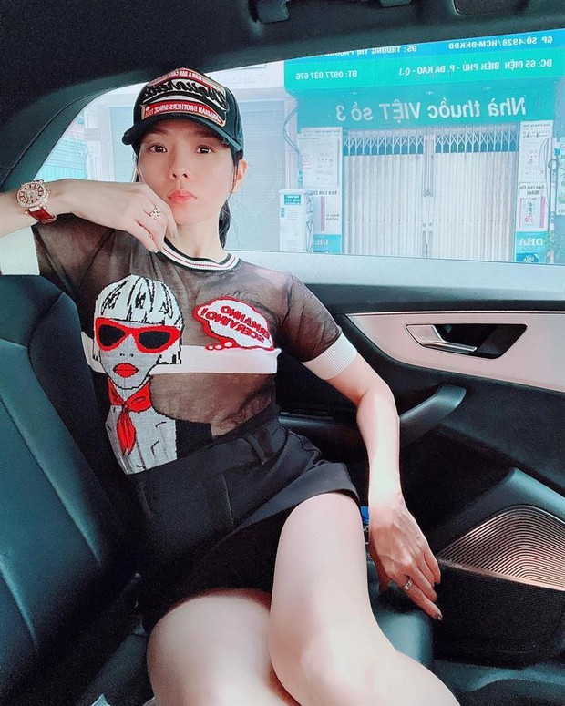 Chị Lệ Quyên để lộ vùng tối đen, đẳng cấp hớ hênh mới đây sao? - Ảnh 1. Chị Lệ Quyên để lộ vùng tối đen, đẳng cấp hớ hênh mới đây sao? - Ảnh 1.