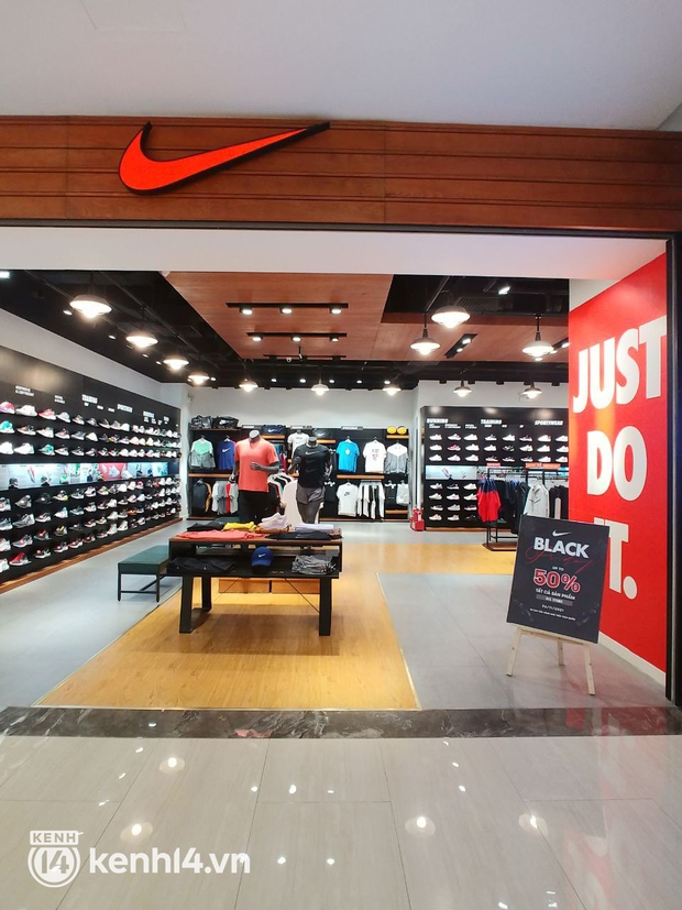 Cập nhật nóng hổi deal sale Black Friday ở các TTTM Hà Nội - Sài Gòn: MLB, Pedro, Nike sale khủng đến 70%, giày adidas đồng giá 750k nhìn đã muốn hốt - Ảnh 21.