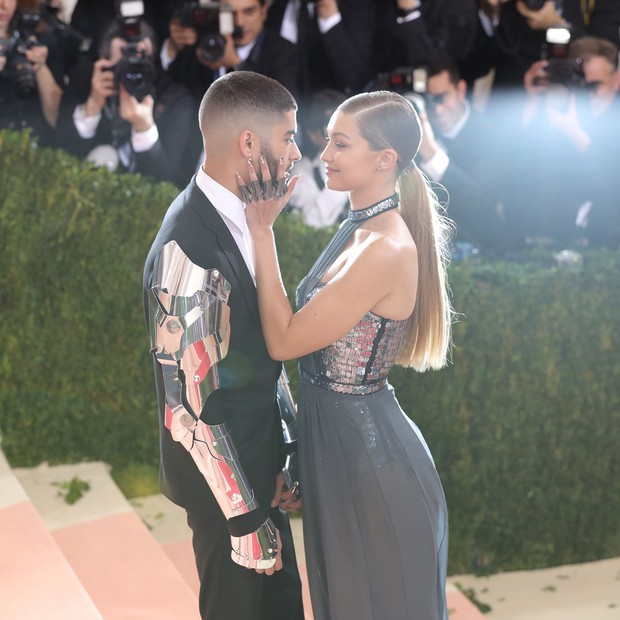 Đi Met Gala về là toang: Shawn Mendes dớp chia tay cả Camila lẫn vợ Justin, Selena Gomez và Gigi Hadid cũng chung số phận - Ảnh 20. Đi Met Gala về là toang: Shawn Mendes dớp chia tay cả Camila lẫn vợ Justin, Selena Gomez và Gigi Hadid cũng chung số phận - Ảnh 20.