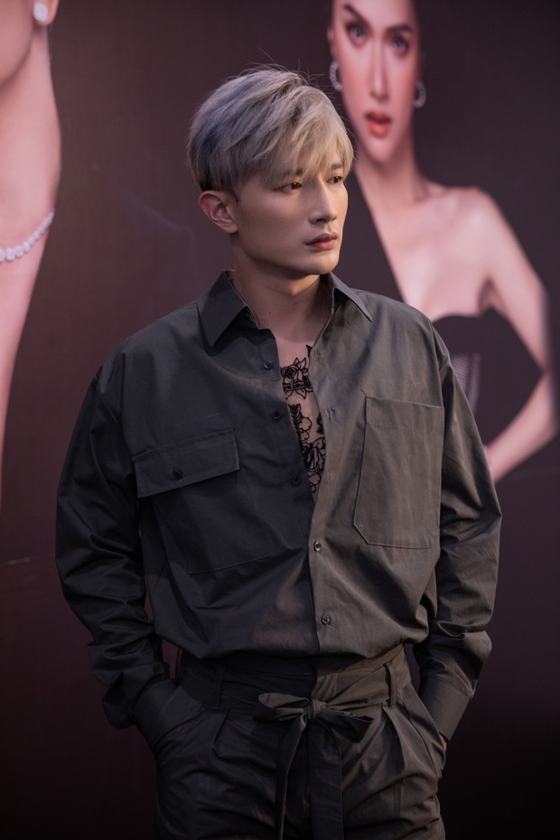 Dược sĩ Tiến ngồi ghế nóng The Next Gentleman: Cuộc đời còn nhiều thứ đáng quan tâm hơn xu hướng tính dục của người khác - Ảnh 3. Dược sĩ Tiến ngồi ghế nóng The Next Gentleman: Cuộc đời còn nhiều thứ đáng quan tâm hơn xu hướng tính dục của người khác - Ảnh 3.