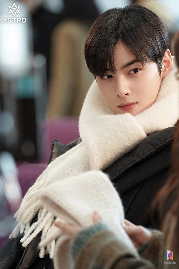 Cha Eun Woo và mấy idol Hàn này tốt nhất đừng đóng phim nữa, đơ lắm, thật đấy! - Ảnh 1.