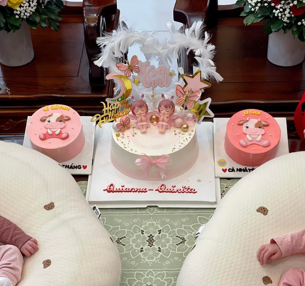 Vân Trang tổ chức đầy tháng cho con, chi tiết trên bánh kem hé lộ thông tin đặc biệt về đôi nhóc tỳ! - Ảnh 3.