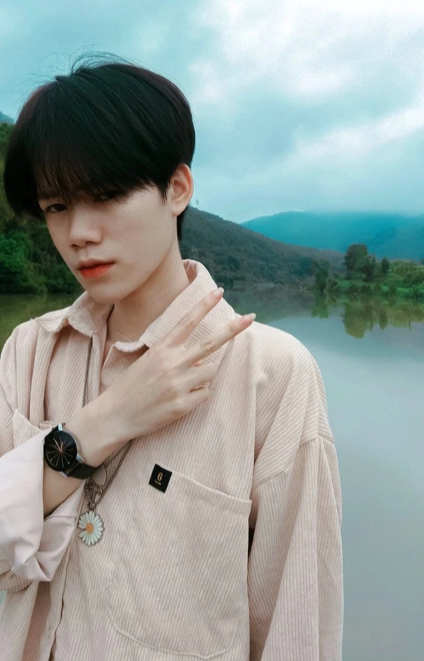 Hot boy 1,8 triệu follow để lộ nhan sắc sau lớp khẩu trang, netizen suýt quay xe cho đến khi biết sự thật - Ảnh 4. Hot boy 1,8 triệu follow để lộ nhan sắc sau lớp khẩu trang, netizen suýt quay xe cho đến khi biết sự thật - Ảnh 4.