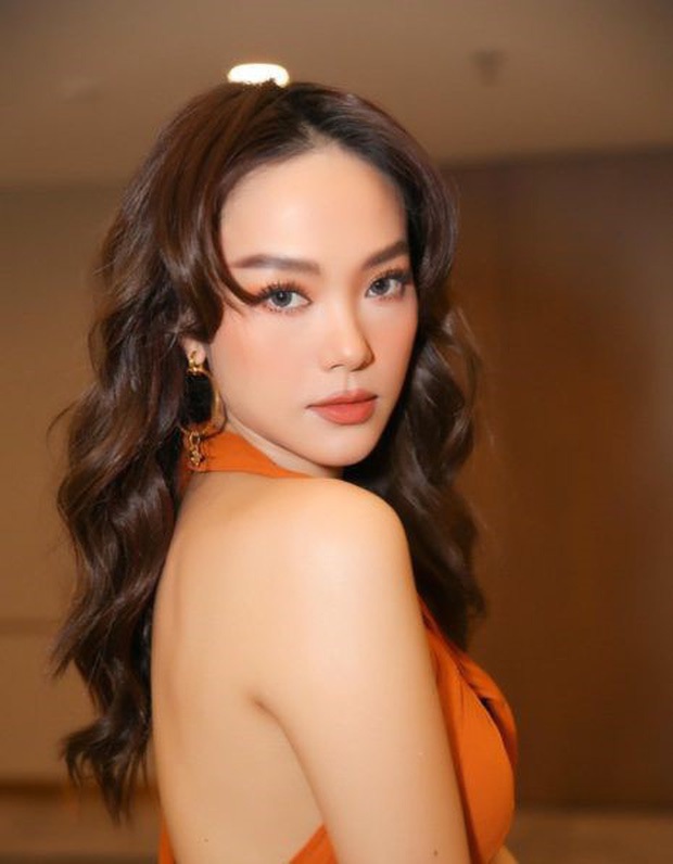 Minh Hằng vừa lên đồ ôm sát sạt ngồi trên du thuyền, body thực tế ra sao sau tin đồn mang thai? - Ảnh 5.