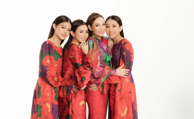 Chính thức: 3 con gái nuôi của Phi Nhung đã ấn định thời gian sang Mỹ, Hồ Văn Cường mất lượt! - Ảnh 3. Chính thức: 3 con gái nuôi của Phi Nhung đã ấn định thời gian sang Mỹ, Hồ Văn Cường mất lượt! - Ảnh 3.