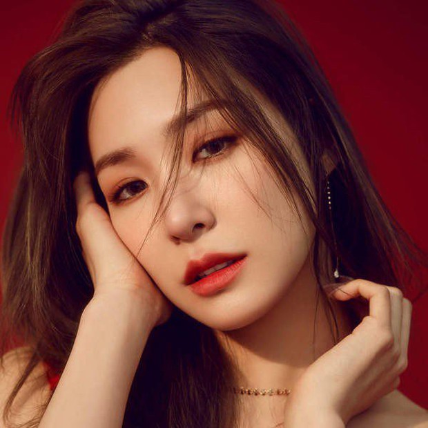 Khoe ảnh mới, Tiffany (SNSD) để lộ sở hữu một món đồ bị chê tơi tả của Apple? - Ảnh 1.