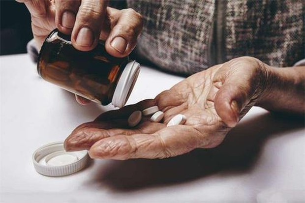 3 hành vi của nam giới khi thức dậy vào buổi sáng gây hại gan hơn cả uống rượu bia, nhất là điều số 2 - Ảnh 2. 3 hành vi của nam giới khi thức dậy vào buổi sáng gây hại gan hơn cả uống rượu bia, nhất là điều số 2 - Ảnh 2.