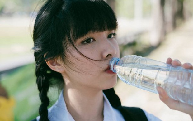 Uống nước vào 3 thời điểm này làm hại thận và hại tim, khuyến cáo 2 thời điểm không khát cũng nên uống để tự cứu sống bản thân - Ảnh 3.