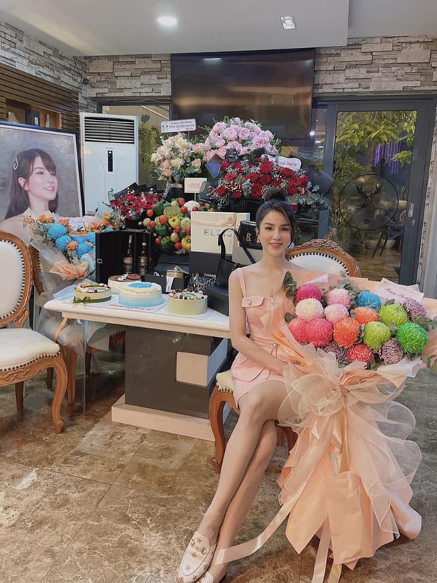 Diệp Lâm Anh đeo nhẫn kim cương và đồng hồ chanh sả, nói 1 câu giữa lùm xùm chồng đại gia nghi có người thứ 3? - Ảnh 5. Diệp Lâm Anh đeo nhẫn kim cương và đồng hồ chanh sả, nói 1 câu giữa lùm xùm chồng đại gia nghi có người thứ 3? - Ảnh 5.