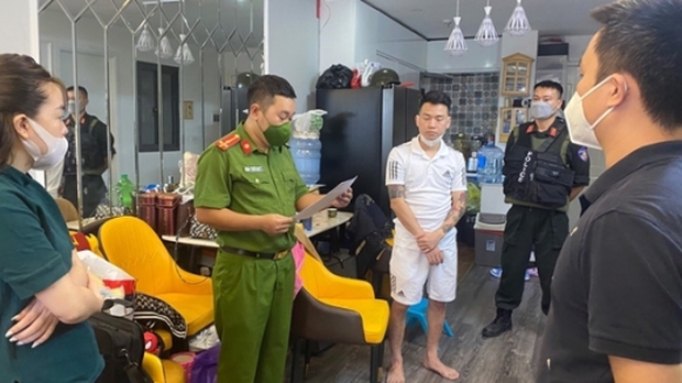 Điểm danh những ông trùm máu mặt ứng sau đường dây đánh bạc nghìn tỷ nổi tiếng đất Hà thành - Ảnh 2. Điểm danh những ông trùm máu mặt ứng sau đường dây đánh bạc nghìn tỷ nổi tiếng đất Hà thành - Ảnh 2.