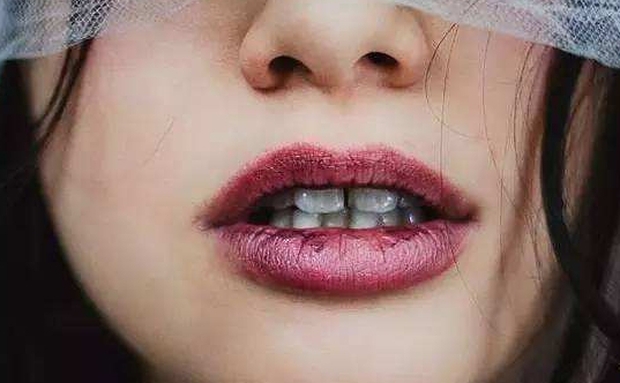 2 vị trí trên cơ thể nữ giới chuyển màu thâm đen chứng tỏ cổ tử cung đang vô cùng yếu ớt, ung thư đã chực chờ - Ảnh 2. 2 vị trí trên cơ thể nữ giới chuyển màu thâm đen chứng tỏ cổ tử cung đang vô cùng yếu ớt, ung thư đã chực chờ - Ảnh 2.