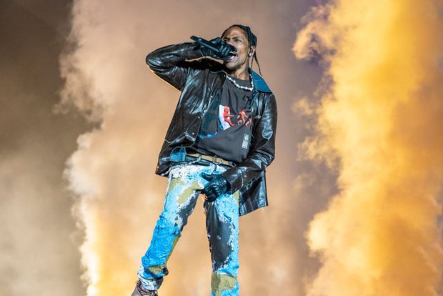 Gây phẫn nộ vì vô tư diễn mặc khán giả kêu gào có người chết, vợ chồng Kylie Jenner - Travis Scott lên tiếng xin lỗi nghe còn bực mình hơn! - Ảnh 1.