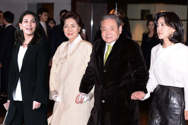 Vì sao các thành viên gia tộc Samsung phải lần lượt vay hàng nghìn tỷ mỗi người dù bản thân giàu nứt đố đổ vách? - Ảnh 2.