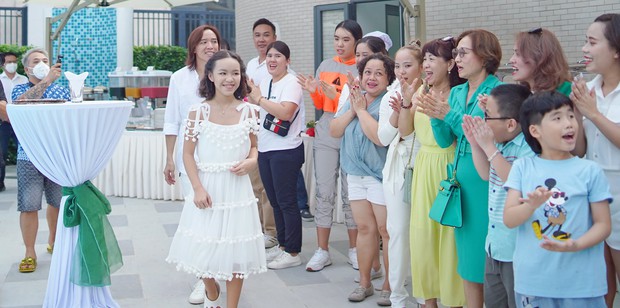 Sinh nhật 12 tuổi của ái nữ nhà Việt Hương: Tổ chức ở hồ bơi chanh sả, chiều cao và nhan sắc thiên kim chiếm spotlight! - Ảnh 8.
