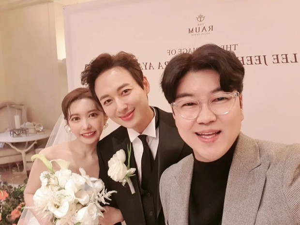 Đám cưới hoành tráng của Lee Ji Hoon và vợ kém 14 tuổi: Cô dâu xinh xắn khoe vòng 1 khủng, IU lộ diện với vai trò đặc biệt - Ảnh 10.