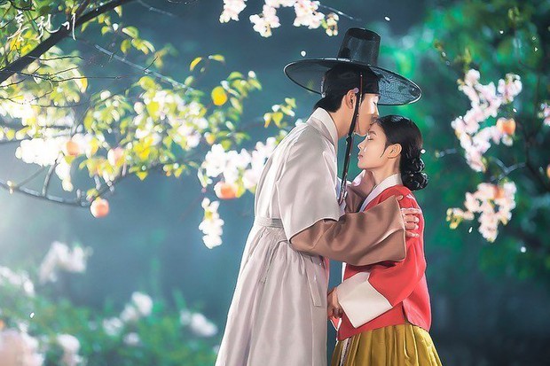 4 cặp đôi phim Hàn được khán giả đòi gả gấp: Lăn giường cỡ Han So Hee - Song Kang mà không ship thì phí! - Ảnh 3.