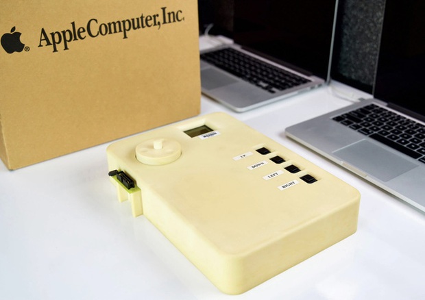 Đây chính là nguyên mẫu của chiếc iPod ra mắt 20 năm trước: to như cục gạch, nhìn cứ tưởng cái điện thoại bàn - Ảnh 5.