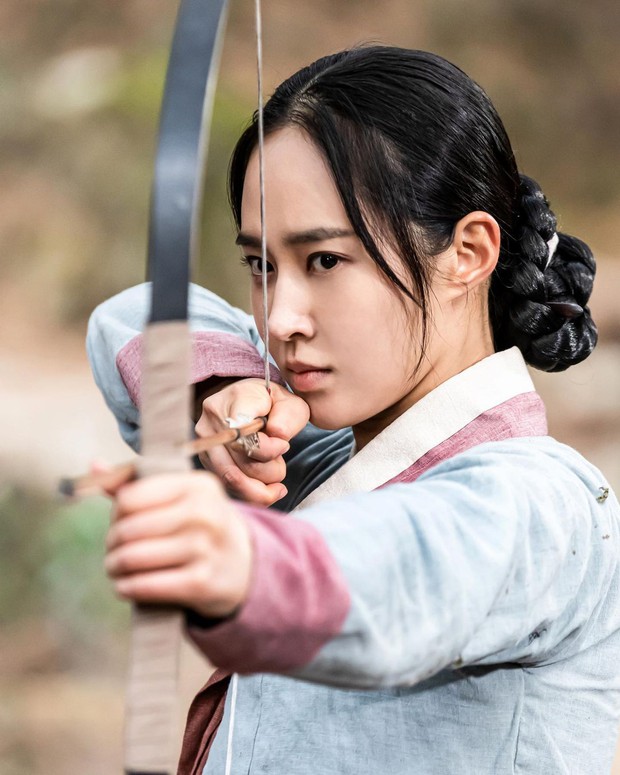 Netizen lựa nhanh 4 phim cổ trang hay nhất 2021: Bom tấn của Kim Yoo Jung cũng phải lép vế trước nữ thần SNSD - Ảnh 3.