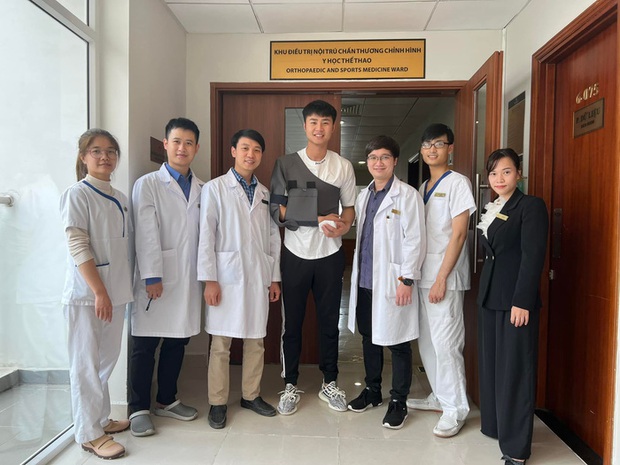 Thủ môn Văn Toản xuất viện - Ảnh 1.