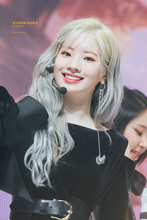 Từng bị chỉ trích thái độ kênh kiệu, nhưng thành viên TWICE này lại ghi điểm bởi 1 hành động mà Nayeon hay Sana đều không làm được! - Ảnh 7. Từng bị chỉ trích thái độ kênh kiệu, nhưng thành viên TWICE này lại ghi điểm bởi 1 hành động mà Nayeon hay Sana đều không làm được! - Ảnh 7.