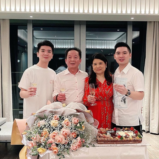 Thiếu gia nghìn tỷ nhà bầu Hiển nói gì về quan điểm nhất hậu duệ, nhì tiền tệ, ba quan hệ? - Ảnh 2. Thiếu gia nghìn tỷ nhà bầu Hiển nói gì về quan điểm nhất hậu duệ, nhì tiền tệ, ba quan hệ? - Ảnh 2.