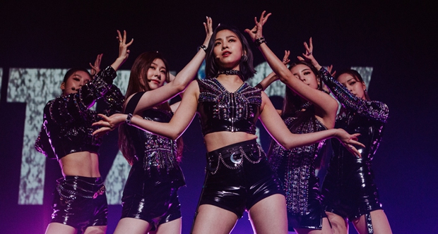 Lý do ITZY ngày càng flop: Không có bản sắc riêng, liên tục sao chép thành phiên bản lỗi của BLACKPINK? - Ảnh 14. Lý do ITZY ngày càng flop: Không có bản sắc riêng, liên tục sao chép thành phiên bản lỗi của BLACKPINK? - Ảnh 14.