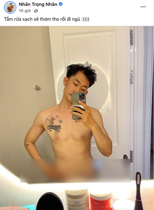 1 sao nam Vbiz gây hoang mang khi tung ảnh nude 100% vào ngày sinh nhật, suýt lộ vùng nhạy cảm? - Ảnh 1. 1 sao nam Vbiz gây hoang mang khi tung ảnh nude 100% vào ngày sinh nhật, suýt lộ vùng nhạy cảm? - Ảnh 1.