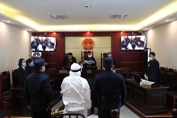 Ác mộng kinh hoàng của thiếu nữ 16 tuổi bị gã đàn ông ế vợ nghiện phim khiêu dâm bắt làm nô lệ tình dục, hình ảnh trong hầm tân hôn khiến người ta rùng mình - Ảnh 6. Ác mộng kinh hoàng của thiếu nữ 16 tuổi bị gã đàn ông ế vợ nghiện phim khiêu dâm bắt làm nô lệ tình dục, hình ảnh trong hầm tân hôn khiến người ta rùng mình - Ảnh 6.