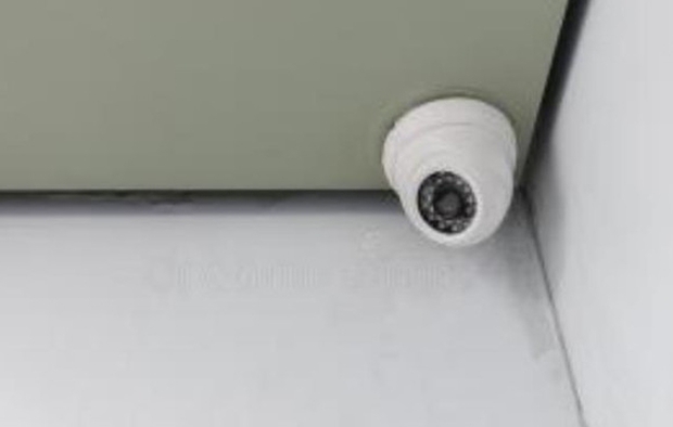 Con gái 6 tuổi ngủ riêng một phòng nhưng đêm nào cũng than giường đông lắm, bà mẹ bí mật lắp camera, bật khóc khi thấy cảnh trước mặt - Ảnh 2. Con gái 6 tuổi ngủ riêng một phòng nhưng đêm nào cũng than giường đông lắm, bà mẹ bí mật lắp camera, bật khóc khi thấy cảnh trước mặt - Ảnh 2.