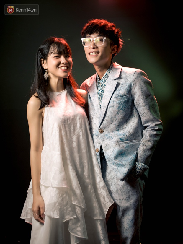 Hot couple cầu hôn sau 9 năm yêu đương: Từng chia tay 5 ngày rồi quay lại, chuyên cân content 16+ ai thấy cũng đỏ mặt - Ảnh 1. Hot couple cầu hôn sau 9 năm yêu đương: Từng chia tay 5 ngày rồi quay lại, chuyên cân content 16+ ai thấy cũng đỏ mặt - Ảnh 1.