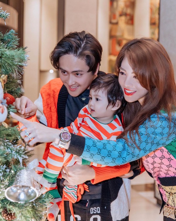 Noel chưa tới nhưng đại chiến nhan sắc của hội gái xinh đã bùng nổ: Ai bảo cứ diện đồ đỏ mới rực rỡ? - Ảnh 15. Noel chưa tới nhưng đại chiến nhan sắc của hội gái xinh đã bùng nổ: Ai bảo cứ diện đồ đỏ mới rực rỡ? - Ảnh 15.