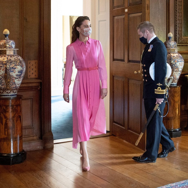 Nhìn hành trình thời trang 2021 của Kate Middleton mới thấy Meghan Markle chắc chắn không có cửa! - Ảnh 8. Nhìn hành trình thời trang 2021 của Kate Middleton mới thấy Meghan Markle chắc chắn không có cửa! - Ảnh 8.