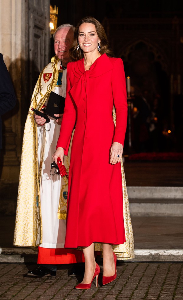 Nhìn hành trình thời trang 2021 của Kate Middleton mới thấy Meghan Markle chắc chắn không có cửa! - Ảnh 15. Nhìn hành trình thời trang 2021 của Kate Middleton mới thấy Meghan Markle chắc chắn không có cửa! - Ảnh 15.