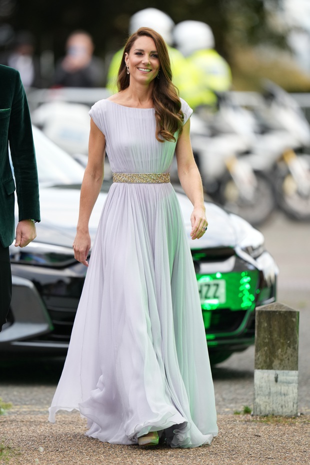 Nhìn hành trình thời trang 2021 của Kate Middleton mới thấy Meghan Markle chắc chắn không có cửa! - Ảnh 12. Nhìn hành trình thời trang 2021 của Kate Middleton mới thấy Meghan Markle chắc chắn không có cửa! - Ảnh 12.