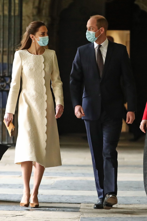 Nhìn hành trình thời trang 2021 của Kate Middleton mới thấy Meghan Markle chắc chắn không có cửa! - Ảnh 4. Nhìn hành trình thời trang 2021 của Kate Middleton mới thấy Meghan Markle chắc chắn không có cửa! - Ảnh 4.