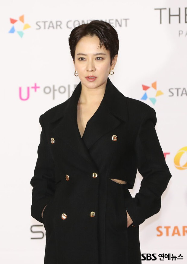 Siêu thảm đỏ AAA: “Thánh body” chực chờ át cả Han So Hee, ai dè Song Ji Hyo tóc ngắn cũn chiếm sạch spotlight bên quân đoàn sao - Ảnh 6. Siêu thảm đỏ AAA: “Thánh body” chực chờ át cả Han So Hee, ai dè Song Ji Hyo tóc ngắn cũn chiếm sạch spotlight bên quân đoàn sao - Ảnh 6.