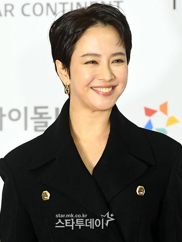Siêu thảm đỏ AAA: “Thánh body” chực chờ át cả Han So Hee, ai dè Song Ji Hyo tóc ngắn cũn chiếm sạch spotlight bên quân đoàn sao - Ảnh 7. Siêu thảm đỏ AAA: “Thánh body” chực chờ át cả Han So Hee, ai dè Song Ji Hyo tóc ngắn cũn chiếm sạch spotlight bên quân đoàn sao - Ảnh 7.