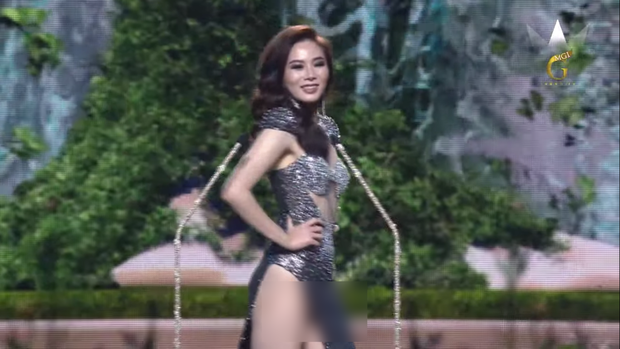 “Thót tim” sự cố Bán kết Miss Grand 2021: Mỹ nhân Hàn Quốc phơi bày gần hết vòng 3 trên sân khấu vì bộ váy quá “hiểm” - Ảnh 3.
