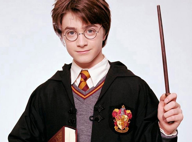 Dàn sao Harry Potter sau 20 năm: Harry ngủ với fan, Emma Watson vướng lùm xùm ảnh nóng chưa sốc bằng nam phụ lột xác khó tin - Ảnh 2.